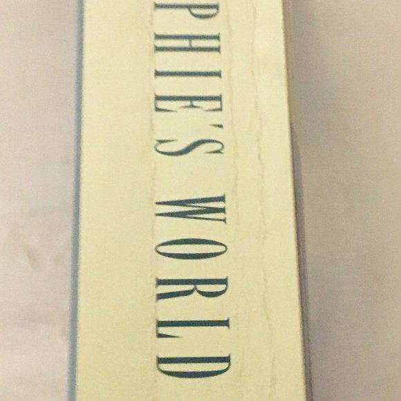 'Sophie’s World' Softcover By Jostein Gaarder - Picture 8 of 10